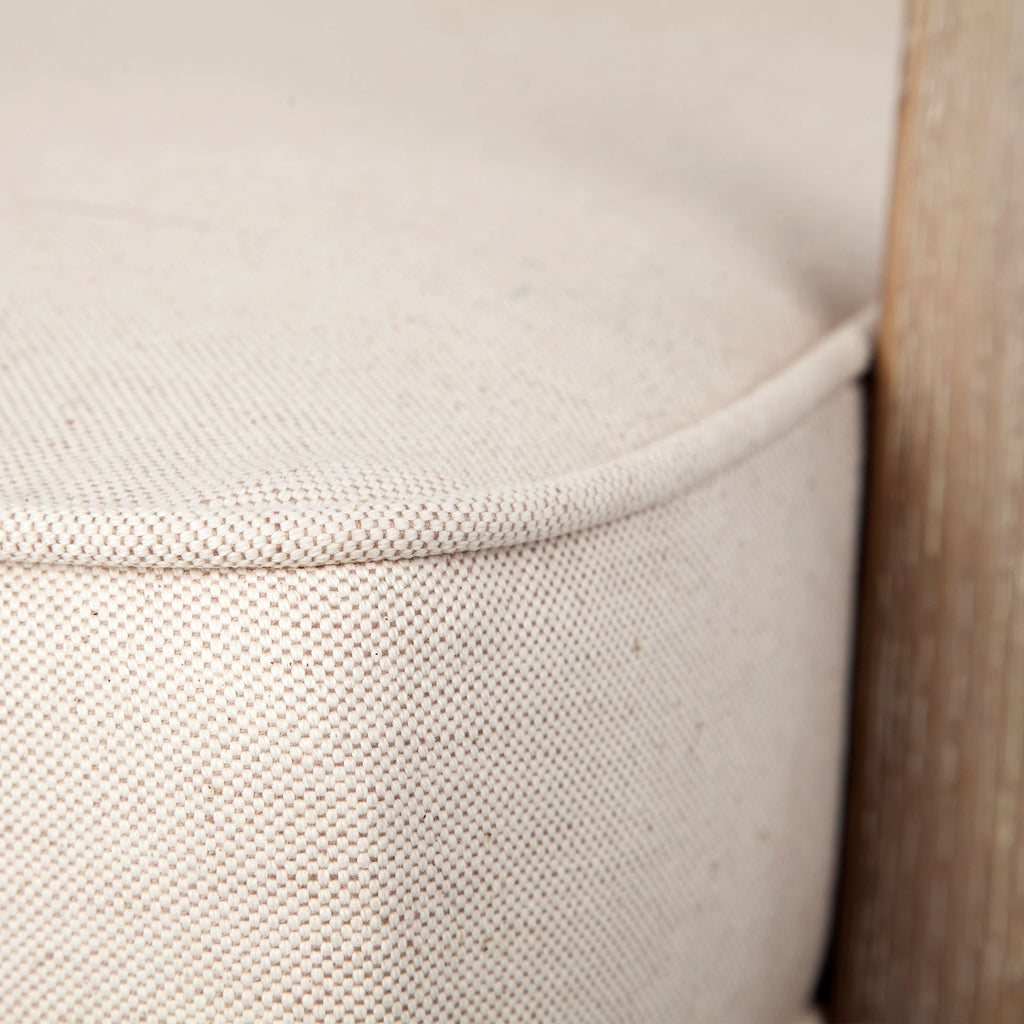Fauteuil d'appoint rembourré en bois avec cadre de style côtier, finition naturelle, pour le salon