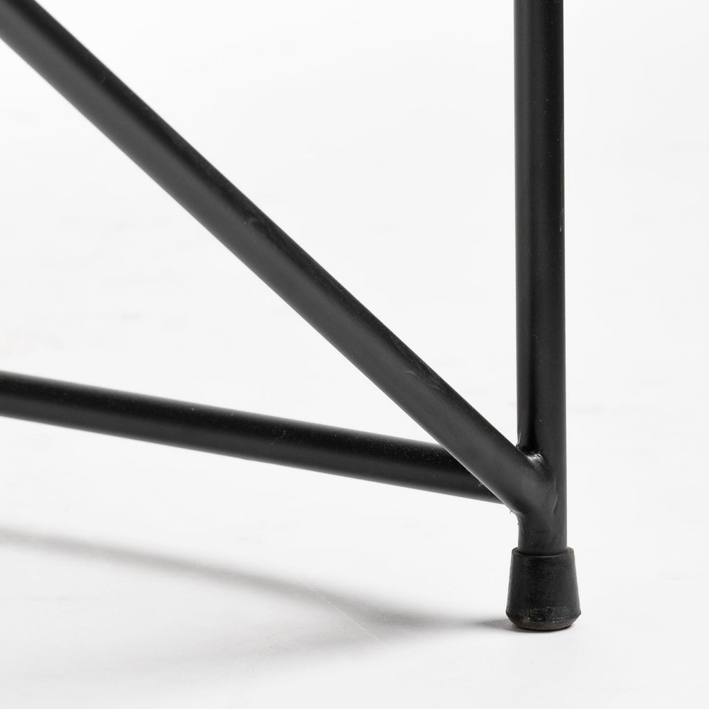 Fauteuil d'appoint rembourré avec cadre métallique industriel et coussin pour salon