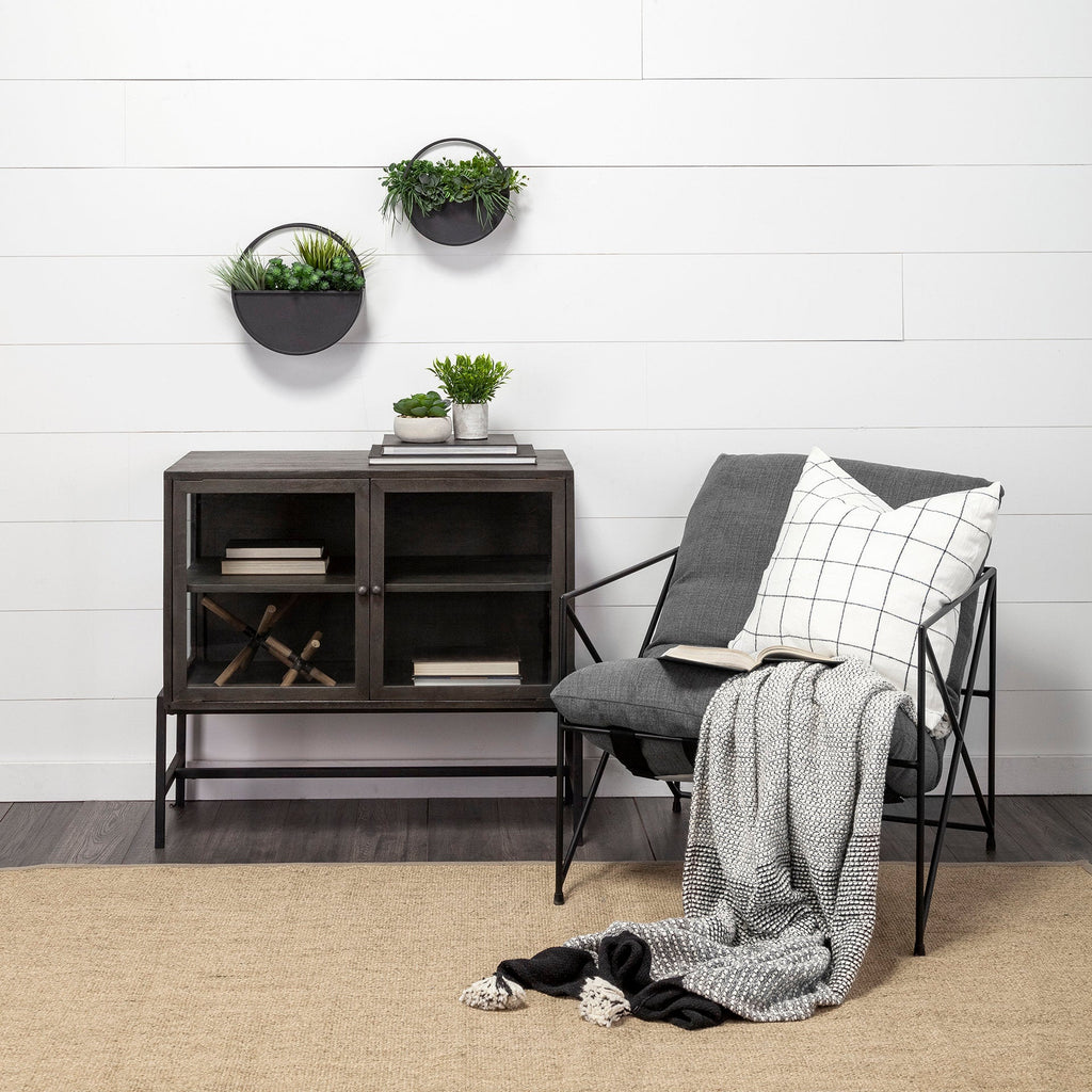Fauteuil d'appoint rembourré avec cadre métallique industriel et coussin pour salon