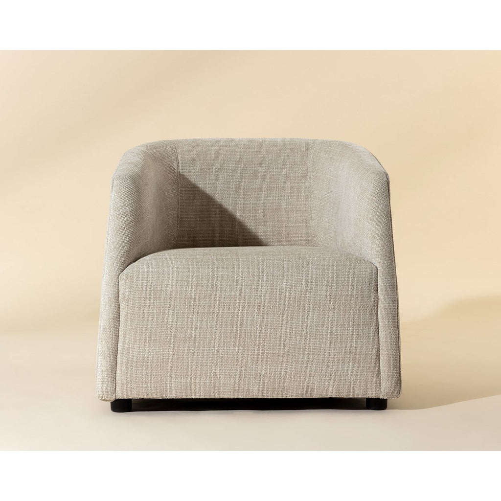 Fauteuil de salon rembourré moderne avec assise coussinée pour le salon