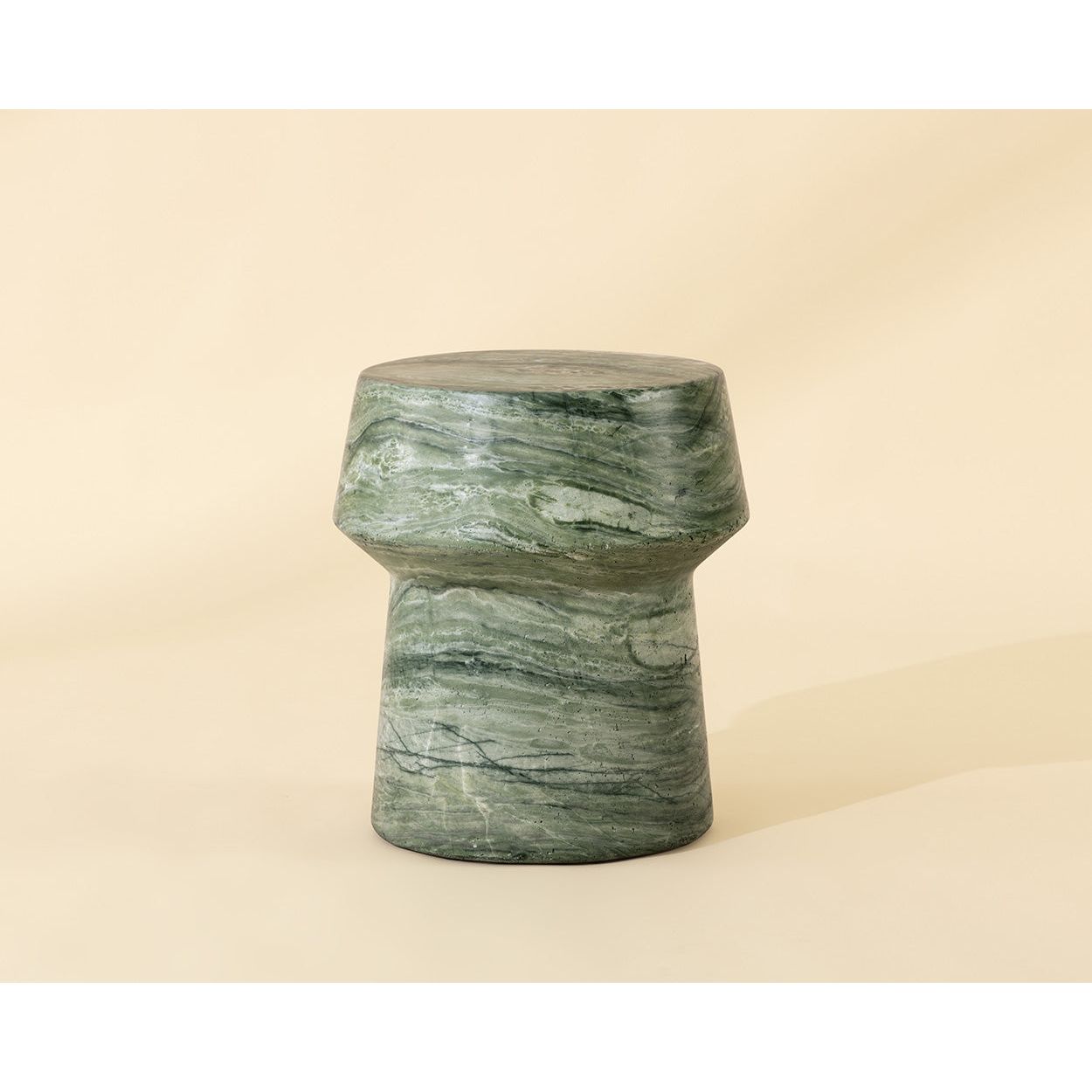 Table d'appoint d'extérieur contemporaine en béton imitation marbre avec plateau rond pour patio et salon