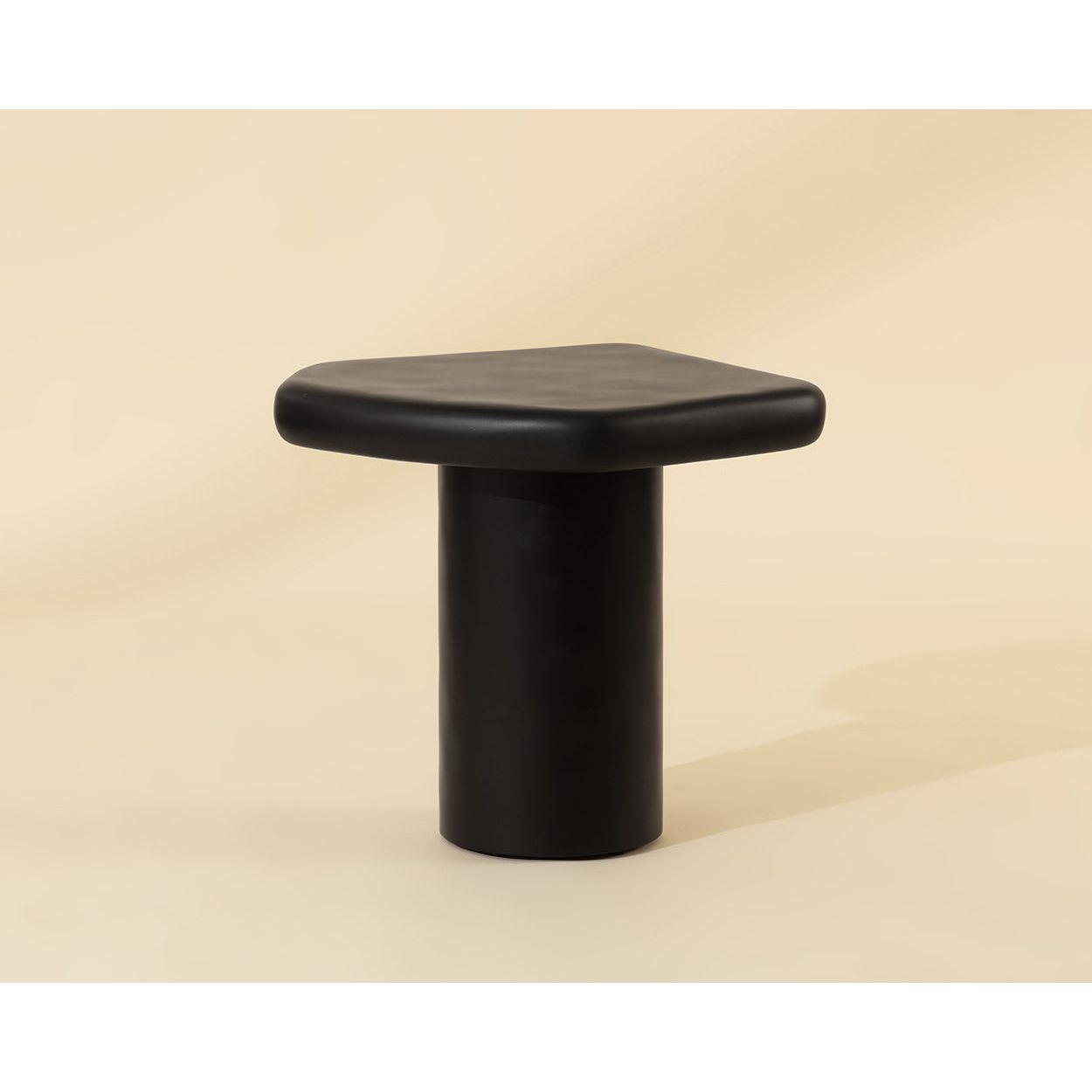 Table d'appoint d'extérieur contemporaine en béton noir de forme géométrique pour terrasse