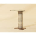 Table d'appoint d'extérieur en béton et métal d'aspect travertin moderne avec forme organique pour terrasse