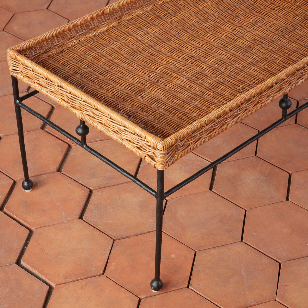 Table basse d'intérieur et d'extérieur en osier naturel et métal avec cadre rectangulaire pour salon et terrasse