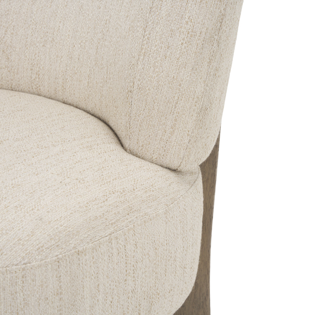 Fauteuil d'appoint de style rustique en osier et bois avec assise rembourrée pour le salon
