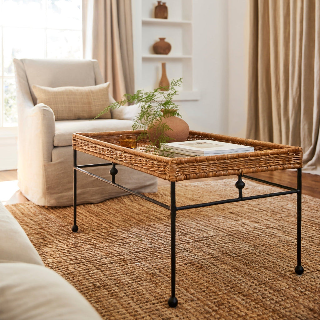 Table basse d'intérieur et d'extérieur en osier naturel et métal avec cadre rectangulaire pour salon et terrasse