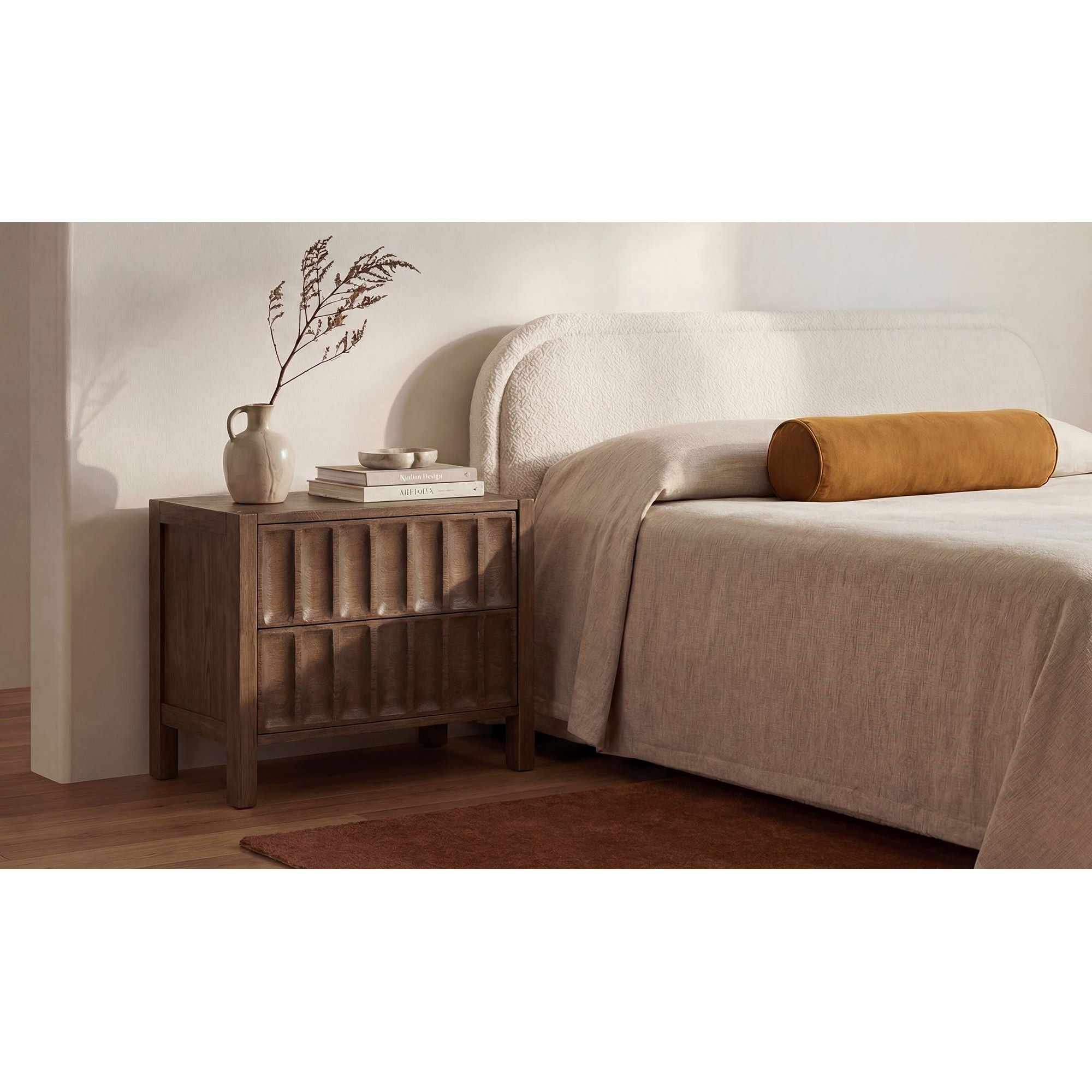 Table de chevet moderne en bois avec tiroir de rangement et forme géométrique pour la chambre à coucher