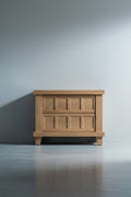 Table de chevet en bois naturel avec tiroir de rangement et cadre épuré pour chambre à coucher
