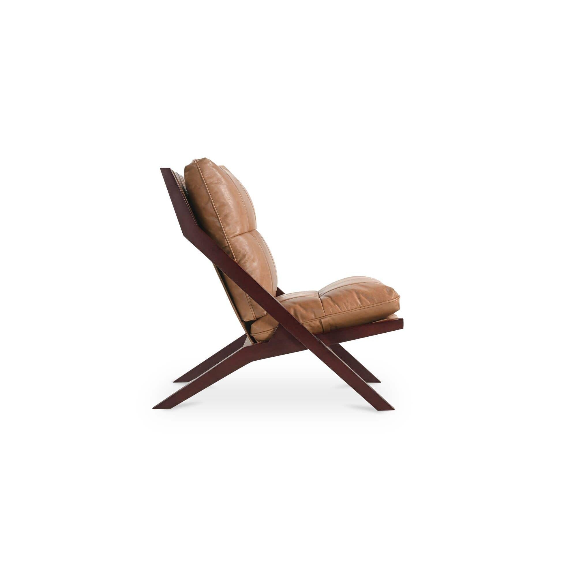 Fauteuil d'appoint en cuir et bois de style Mid-Century avec structure en bois massif pour salon