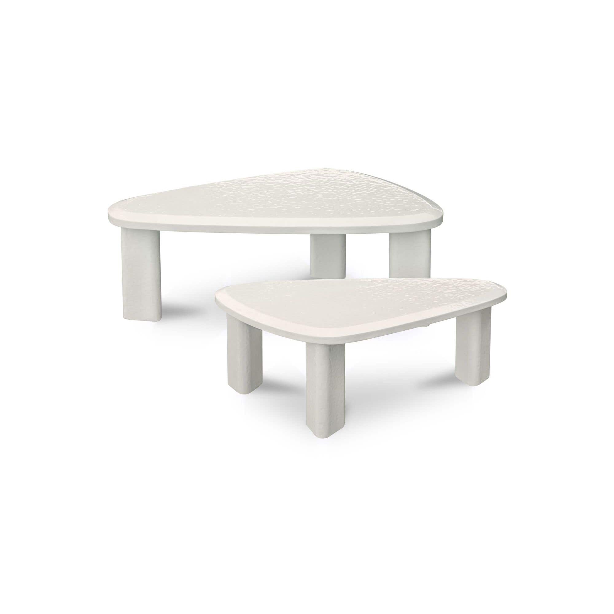 Table basse d'extérieur moderne en béton laqué avec design gigogne compact pour balcon