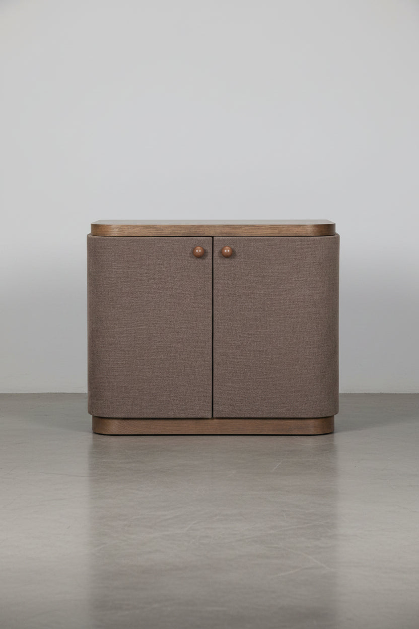 Table de chevet contemporaine en bois avec cadre aux lignes épurées pour chambre à coucher